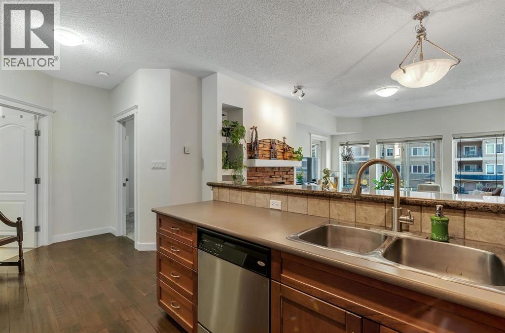 202, 10 Discovery Ridge Close Sw, Calgary, Alberta  t3h 5x3 - Photo 6 - A2280477
