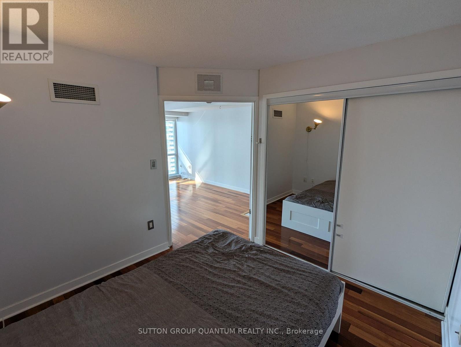3205 - 11 Brunel Court, Toronto, Ontario  M5V 3Y3 - Photo 10 - C12819724