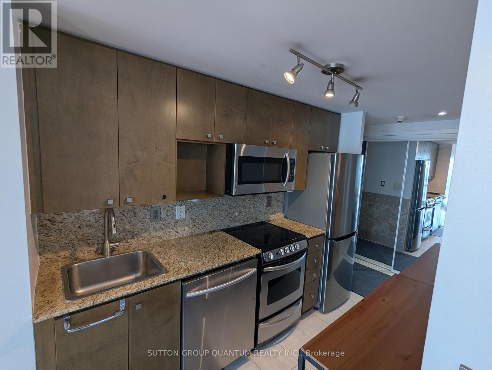 3205 - 11 Brunel Court, Toronto, Ontario  M5V 3Y3 - Photo 6 - C12819724