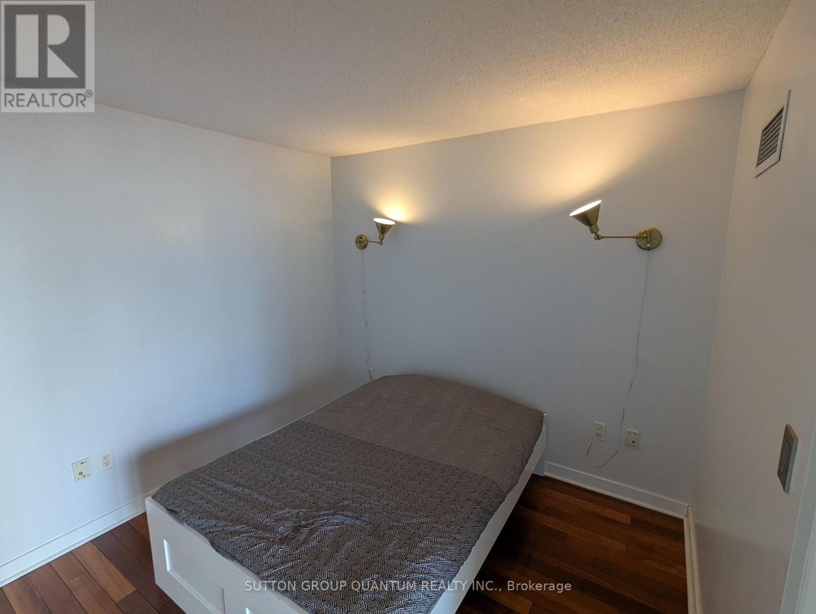 3205 - 11 Brunel Court, Toronto, Ontario  M5V 3Y3 - Photo 9 - C12819724