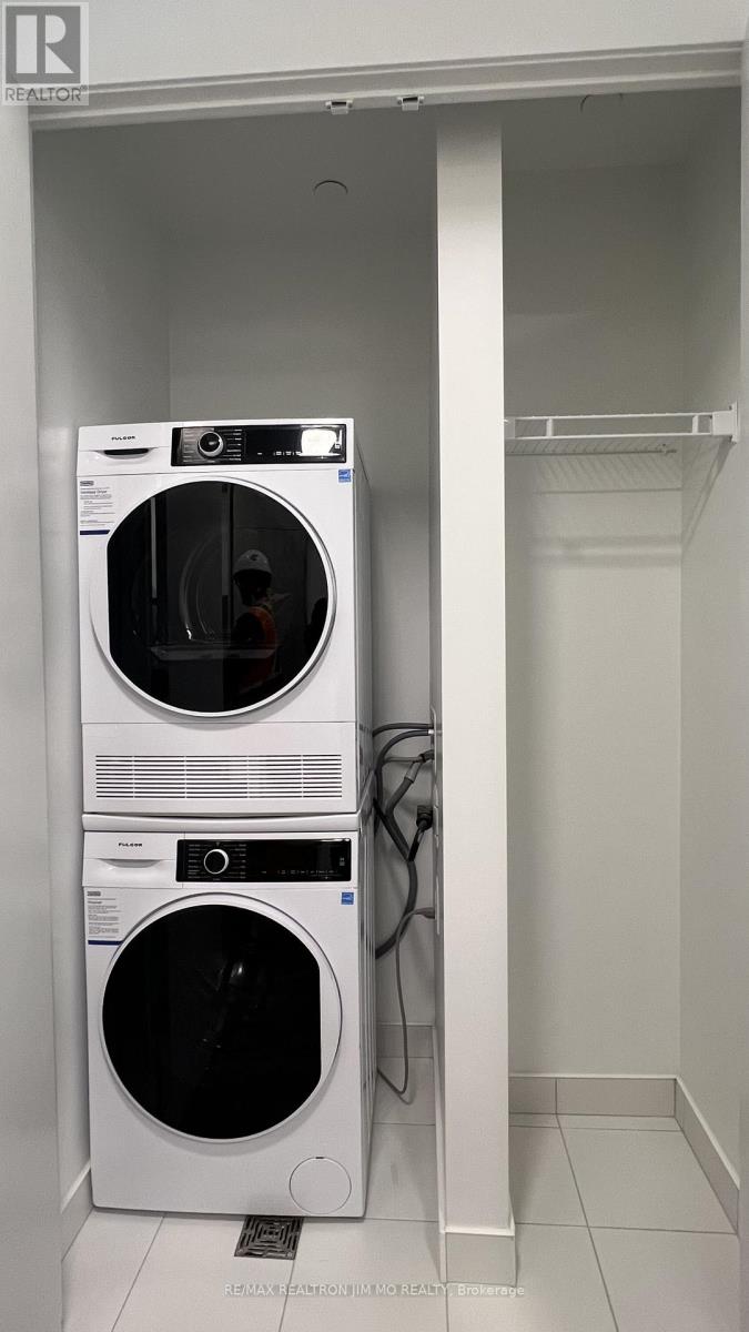 1916 - 180 Front Street E, Toronto, Ontario  M5K 0A9 - Photo 12 - C12819754