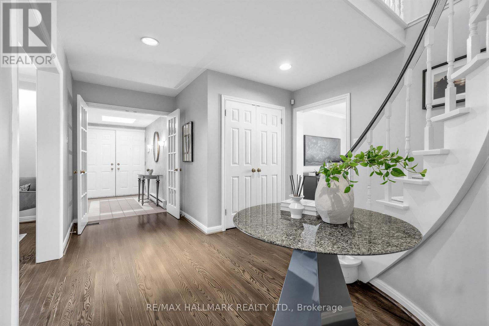 35 Elliotwood Court, Toronto, Ontario  M2L 2P8 - Photo 2 - C12819784