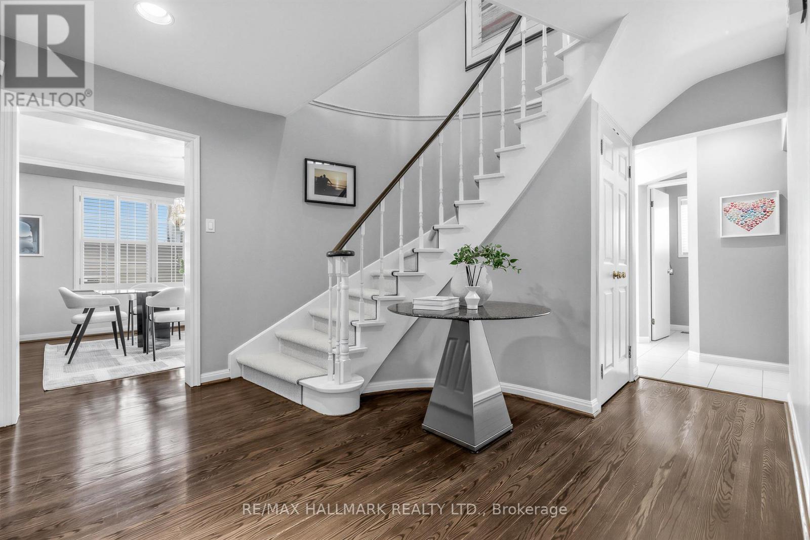 35 Elliotwood Court, Toronto, Ontario  M2L 2P8 - Photo 3 - C12819784