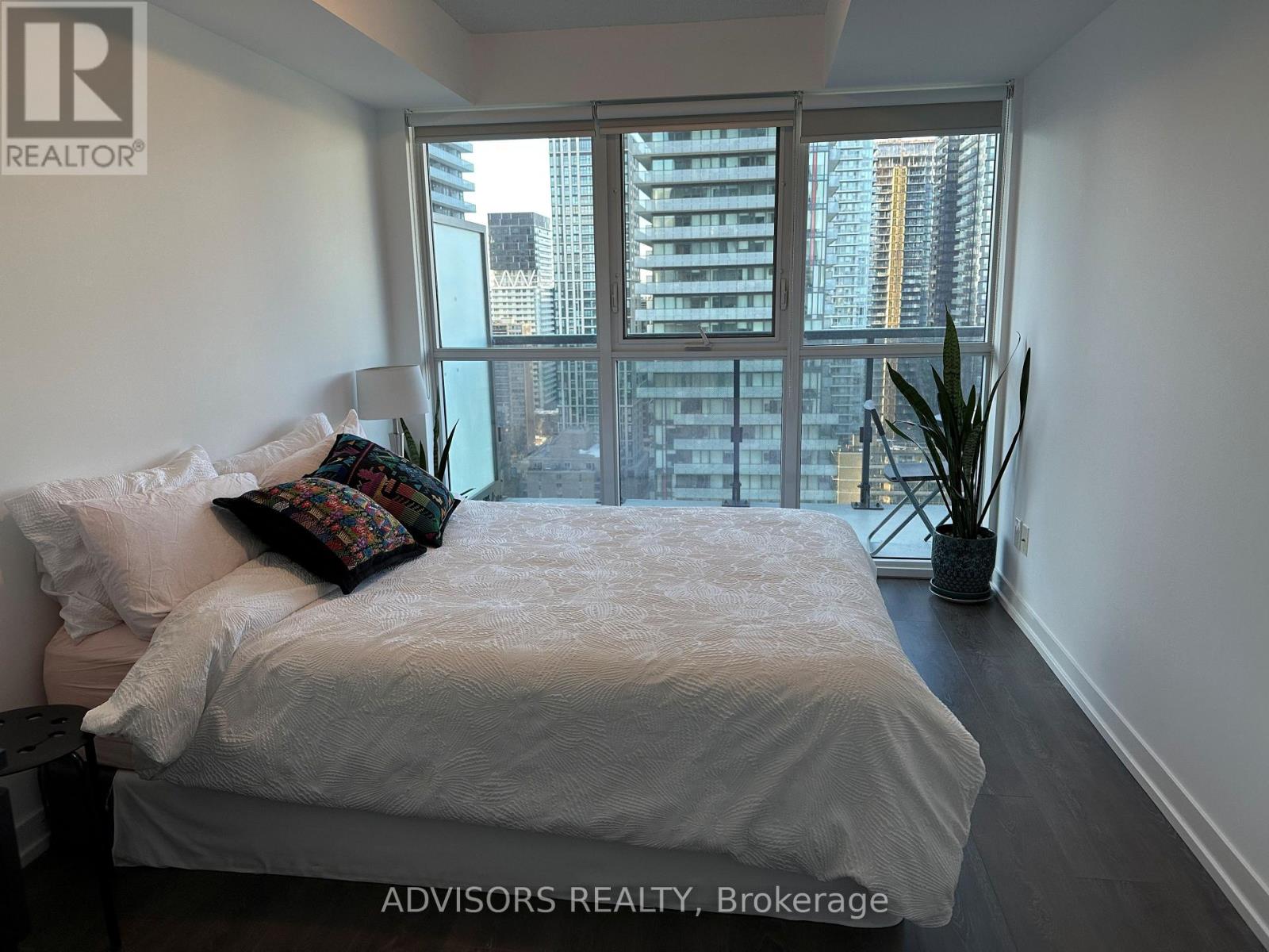 2402 - 125 Redpath Avenue, Toronto (Mount Pleasant West), Ontario  M4S 0B5 - Photo 6 - C12819824