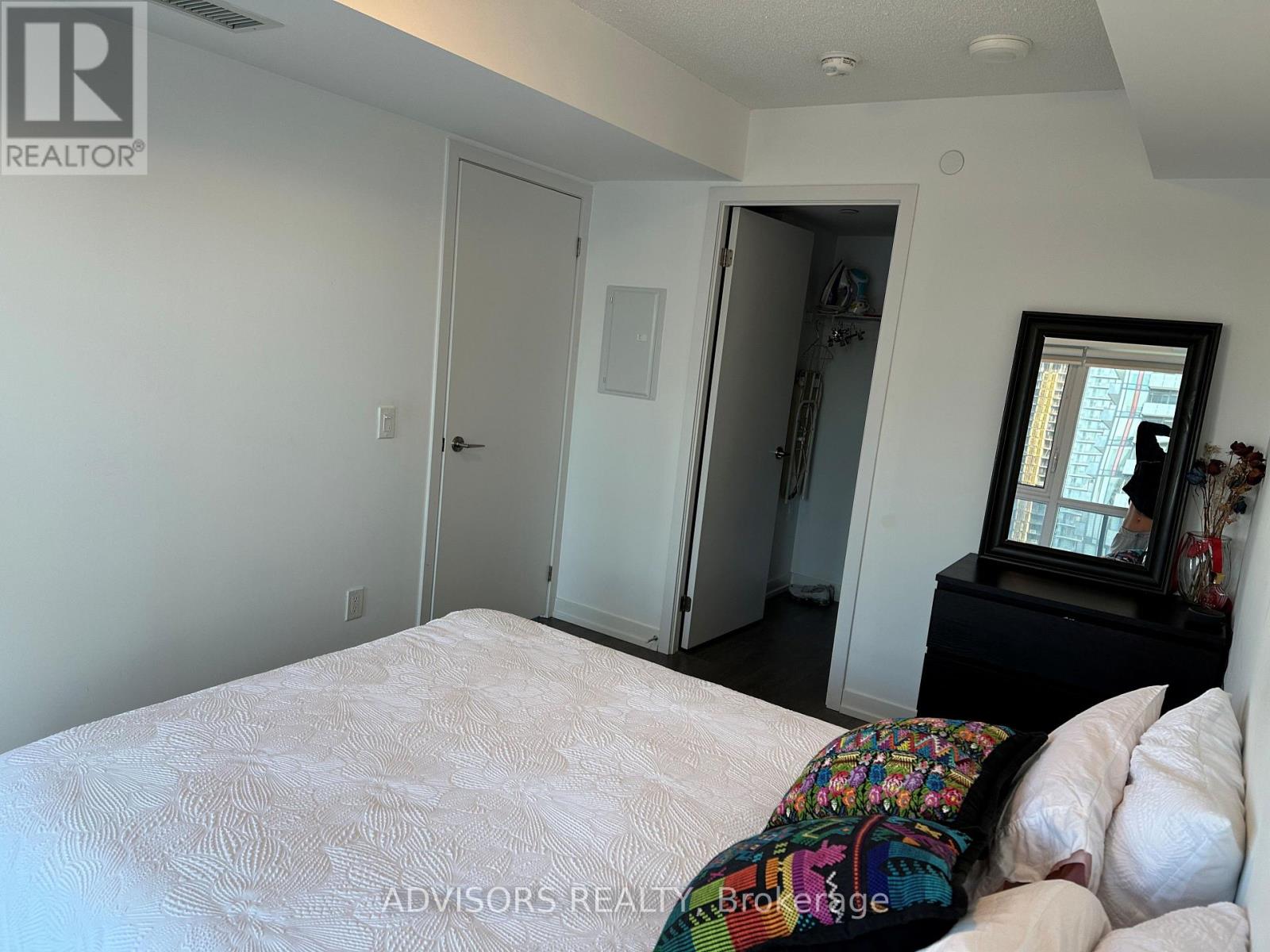 2402 - 125 Redpath Avenue, Toronto (Mount Pleasant West), Ontario  M4S 0B5 - Photo 8 - C12819824