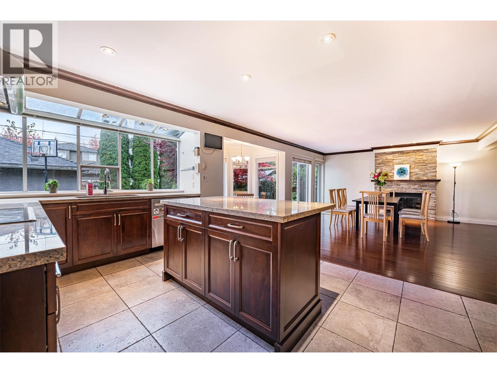 4570 W 13th Avenue, Vancouver, British Columbia  V6R 2V4 - Photo 4 - R3093467