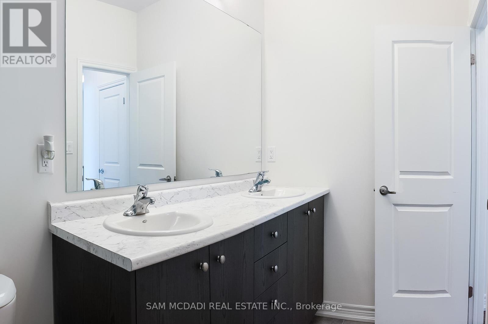 1090 Pisces Trail, Pickering, Ontario  L1X 0P8 - Photo 14 - E12819764