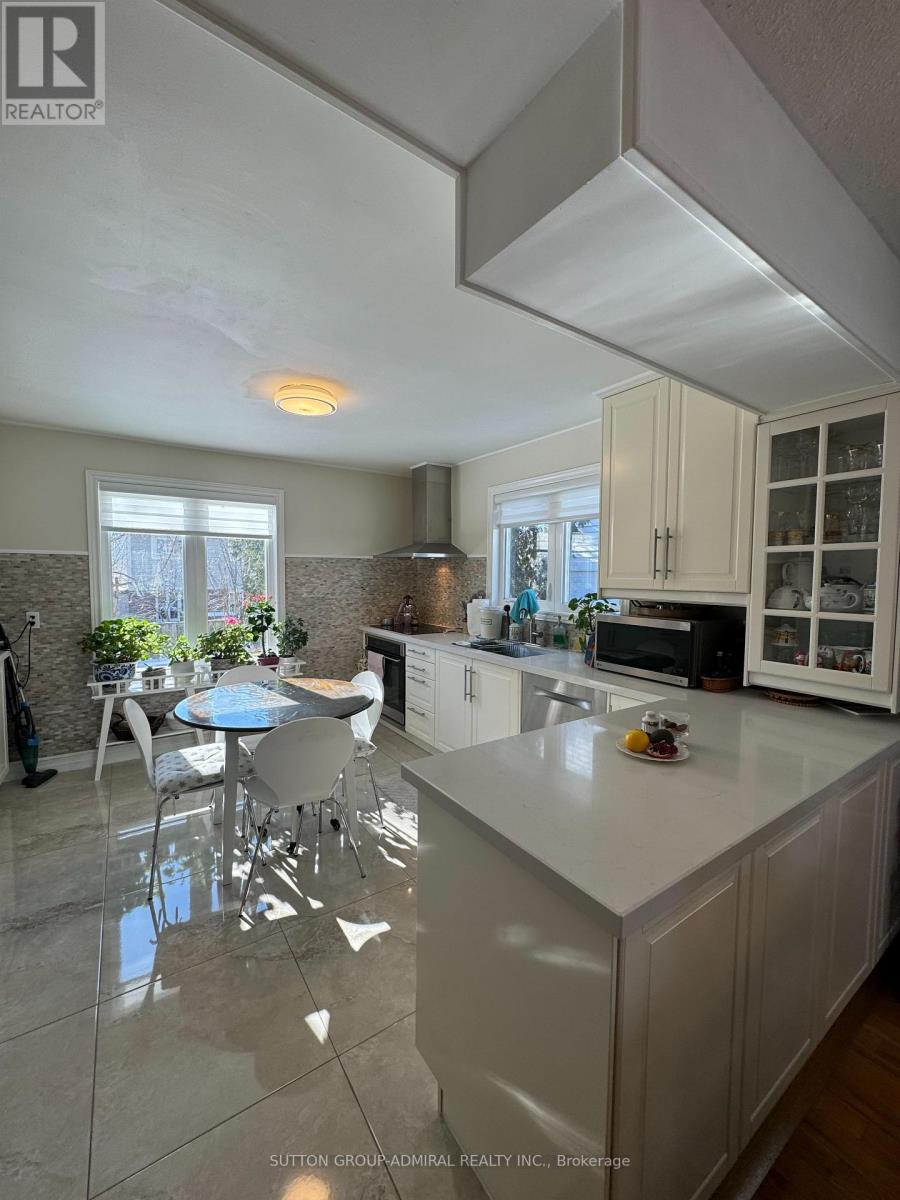 271 Weldrick Road, Richmond Hill, Ontario  L4C 5P2 - Photo 17 - N12812972