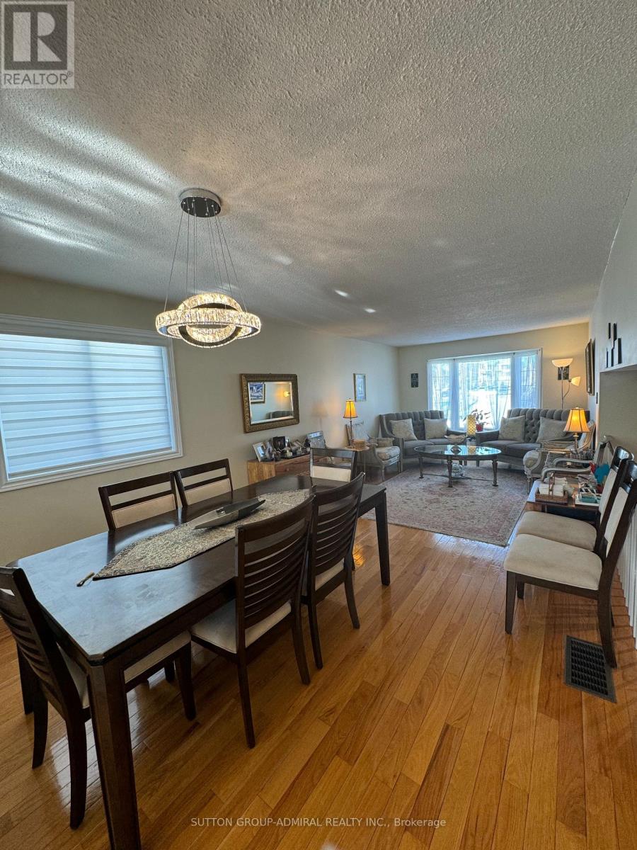 271 Weldrick Road, Richmond Hill, Ontario  L4C 5P2 - Photo 16 - N12812972