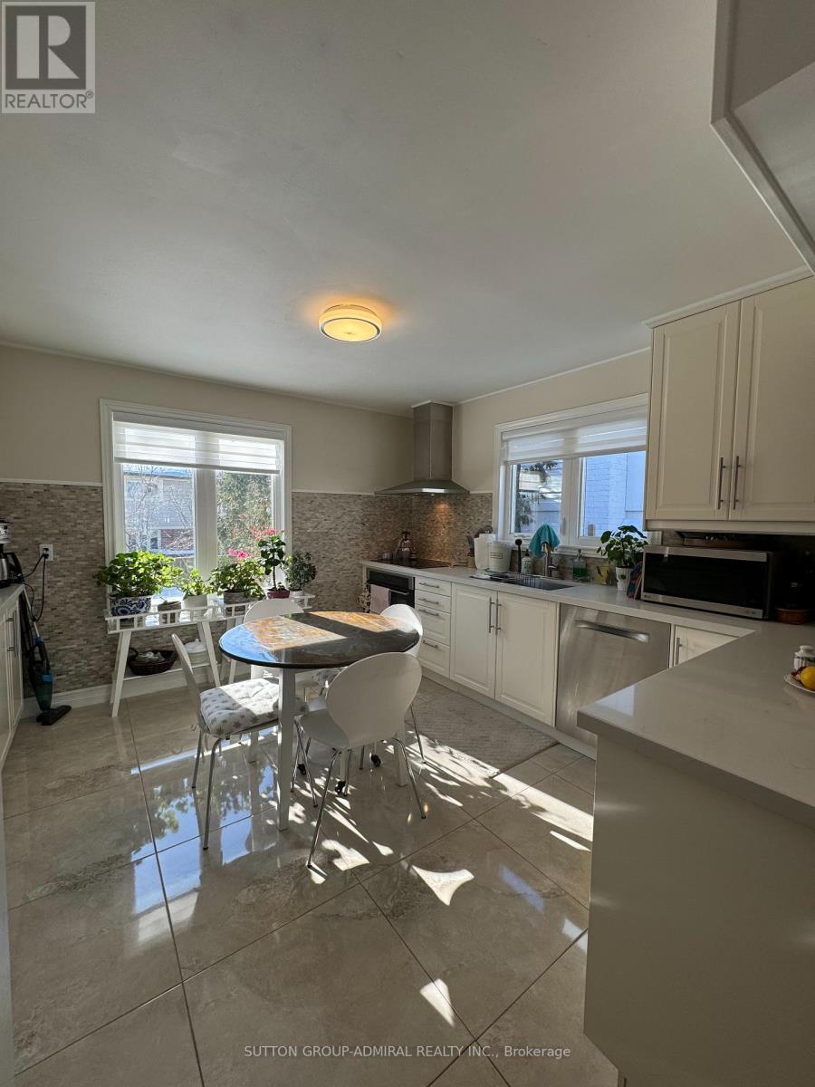 271 Weldrick Road, Richmond Hill, Ontario  L4C 5P2 - Photo 18 - N12812972