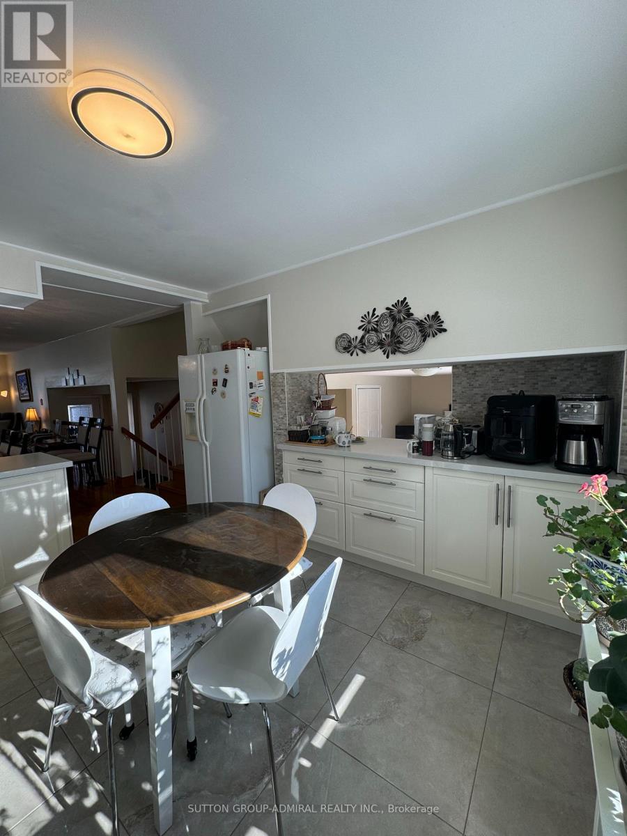 271 Weldrick Road, Richmond Hill, Ontario  L4C 5P2 - Photo 22 - N12812972