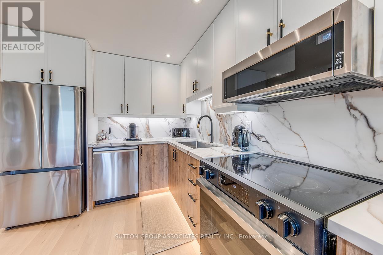 Main - 359 Harvie Avenue, Toronto (Caledonia-Fairbank), Ontario  M6E 4L6 - Photo 3 - W12819752