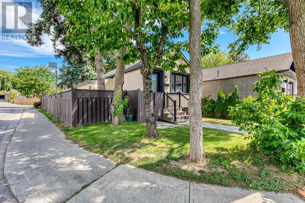 Main - 359 Harvie Avenue, Toronto (Caledonia-Fairbank), Ontario  M6E 4L6 - Photo 9 - W12819752