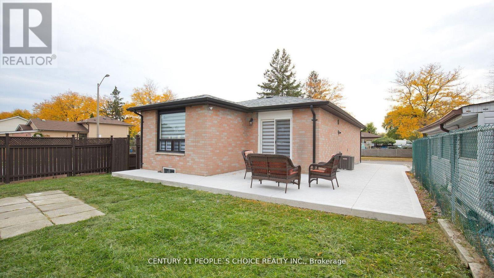 2 Betteridge Lane W, Toronto (West Humber-Clairville), Ontario  M9V 4E8 - Photo 15 - W12819770