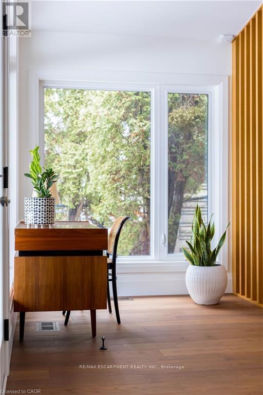 953 Lasalle Park Road, Burlington, Ontario  L7T 1M8 - Photo 26 - W12819782