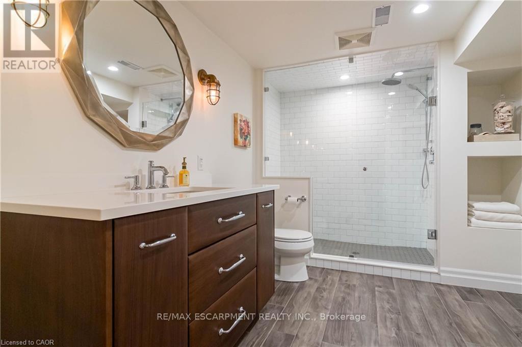 953 Lasalle Park Road, Burlington, Ontario  L7T 1M8 - Photo 28 - W12819782