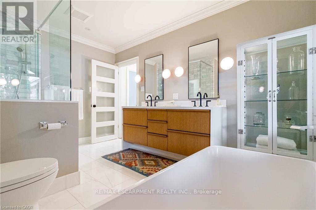 953 Lasalle Park Road, Burlington, Ontario  L7T 1M8 - Photo 38 - W12819782