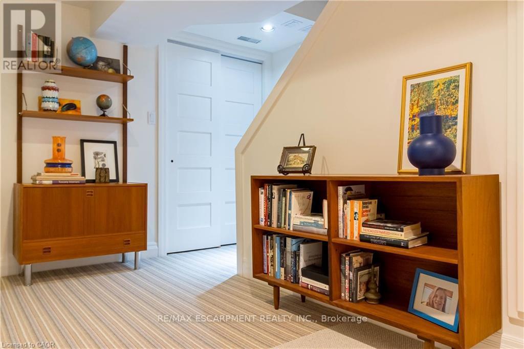 953 Lasalle Park Road, Burlington, Ontario  L7T 1M8 - Photo 7 - W12819782