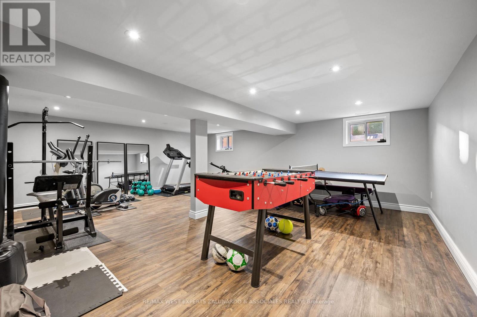 18 Smallwood Drive, Toronto, Ontario  M3M 1K8 - Photo 33 - W12819796