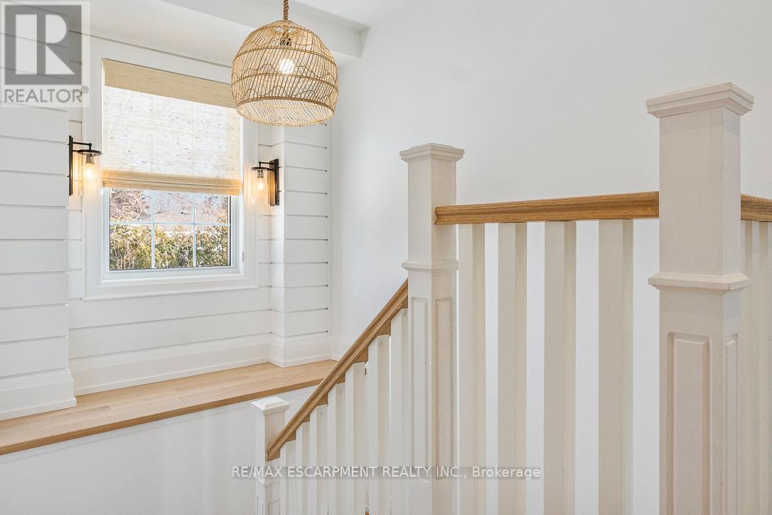 976 Cresthampton Lane, Mississauga, Ontario  L5H 2X1 - Photo 19 - W12819814