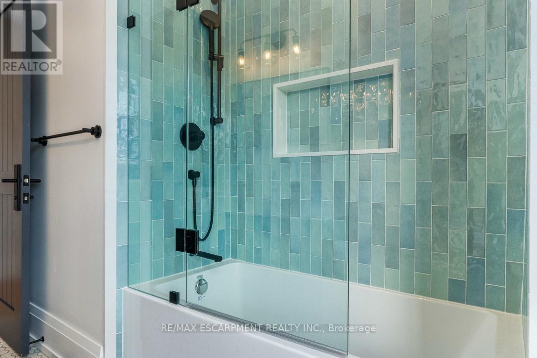 976 Cresthampton Lane, Mississauga, Ontario  L5H 2X1 - Photo 32 - W12819814