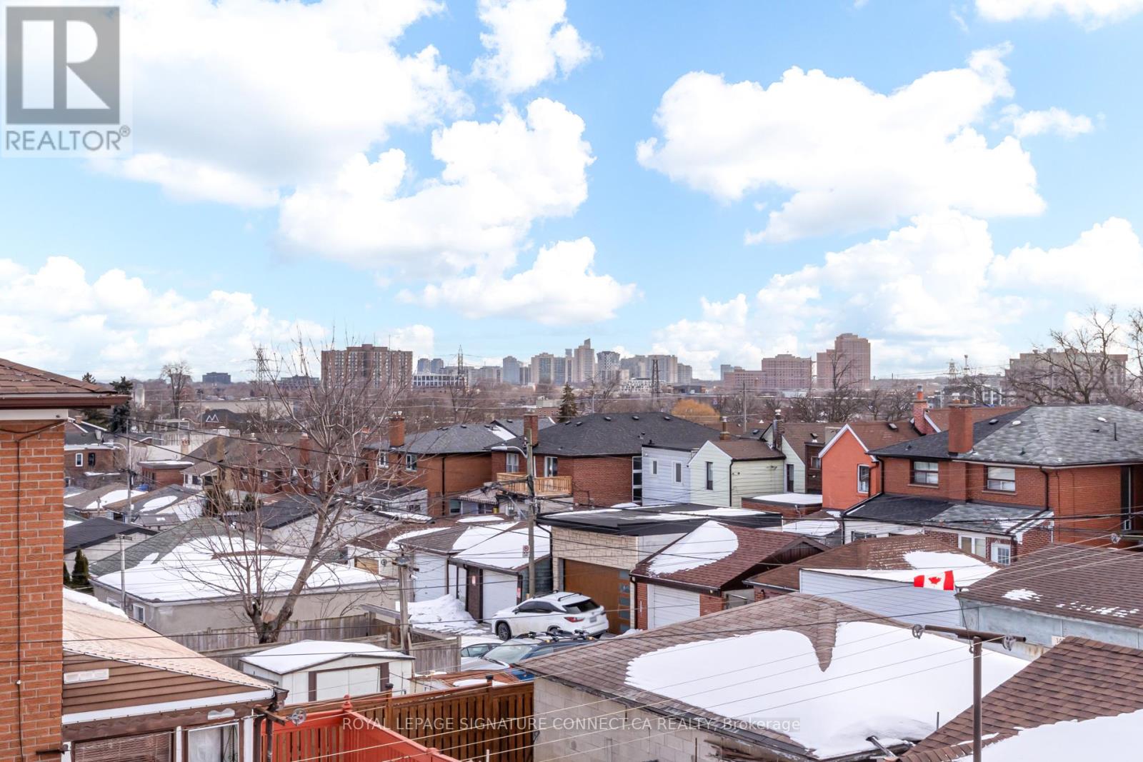 158 Mcroberts Avenue, Toronto, Ontario  M6E 4P5 - Photo 21 - W12819826