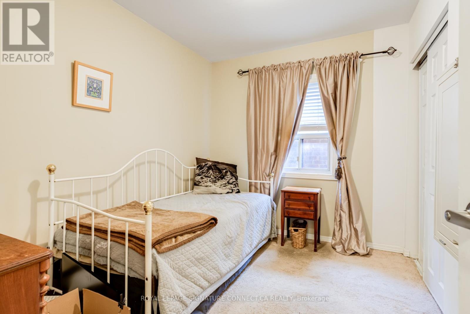 158 Mcroberts Avenue, Toronto, Ontario  M6E 4P5 - Photo 24 - W12819826