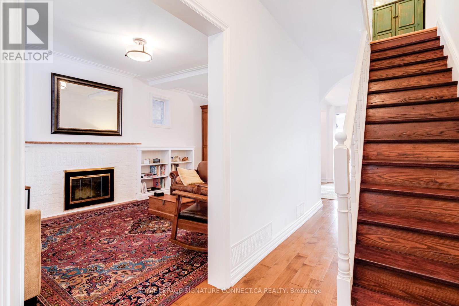 158 Mcroberts Avenue, Toronto, Ontario  M6E 4P5 - Photo 3 - W12819826