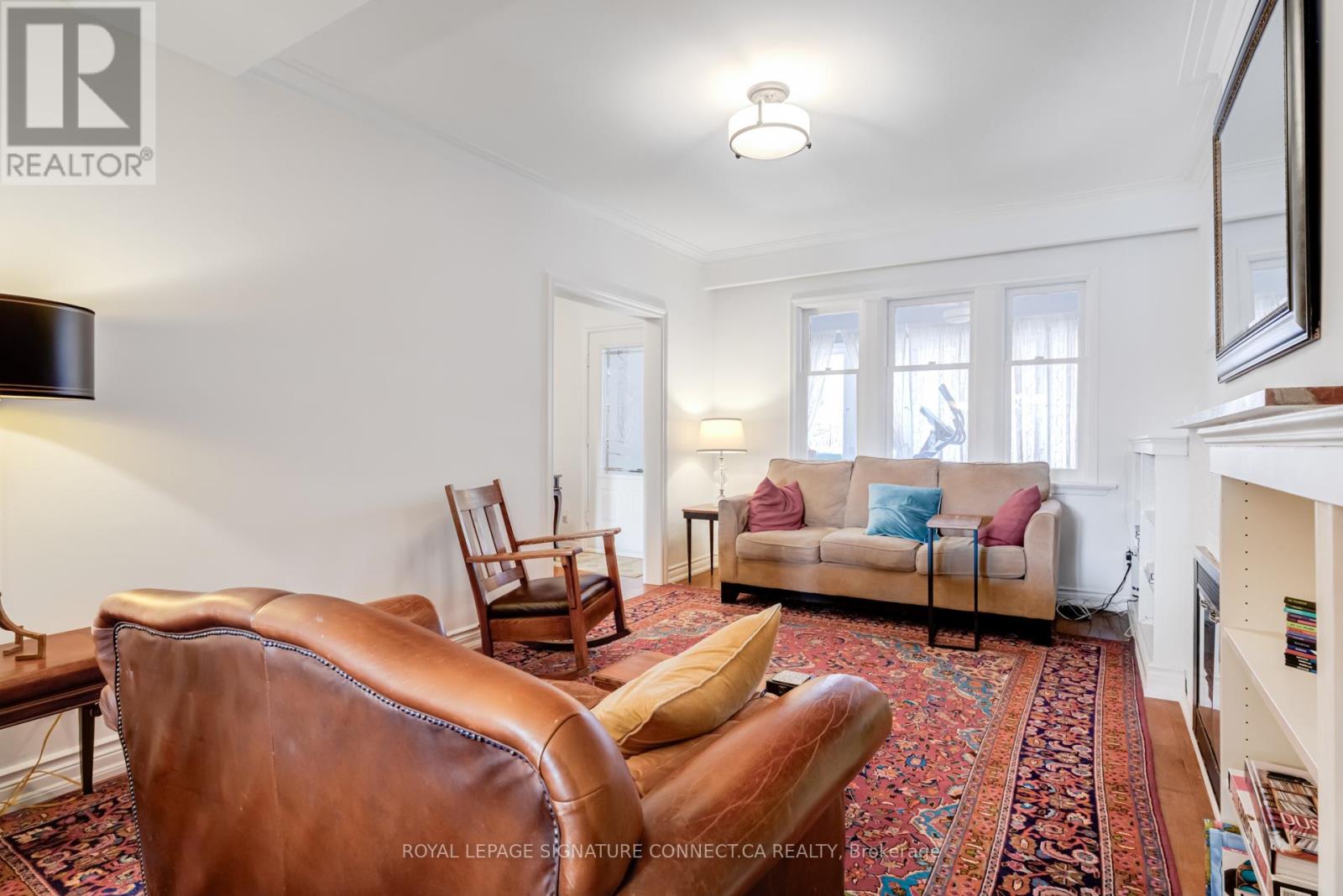 158 Mcroberts Avenue, Toronto, Ontario  M6E 4P5 - Photo 4 - W12819826