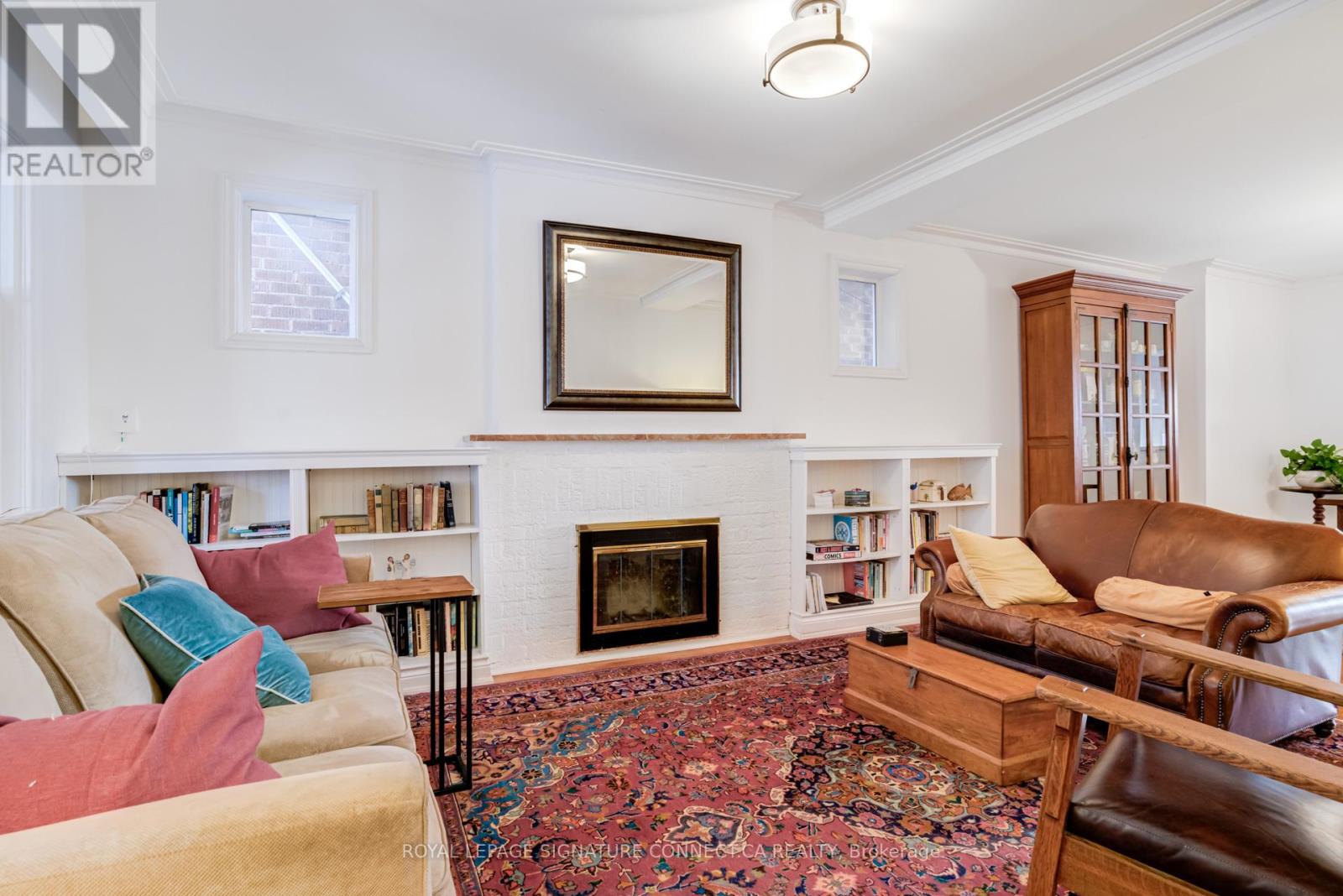 158 Mcroberts Avenue, Toronto, Ontario  M6E 4P5 - Photo 5 - W12819826