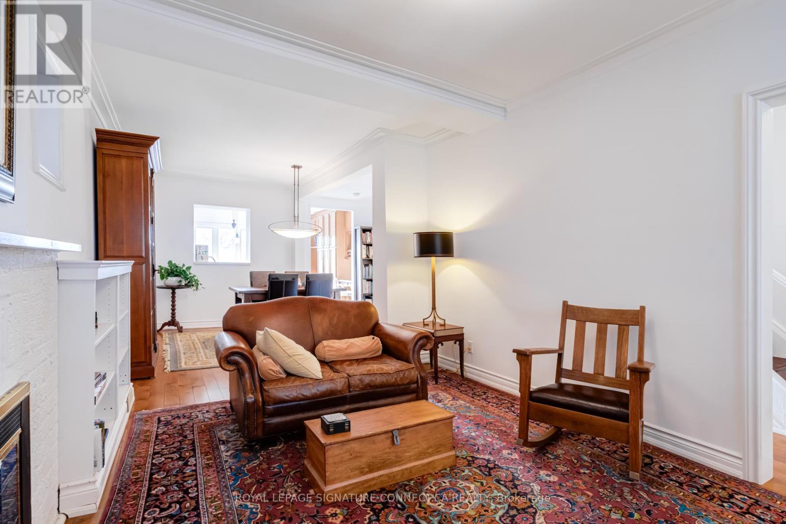 158 Mcroberts Avenue, Toronto, Ontario  M6E 4P5 - Photo 6 - W12819826