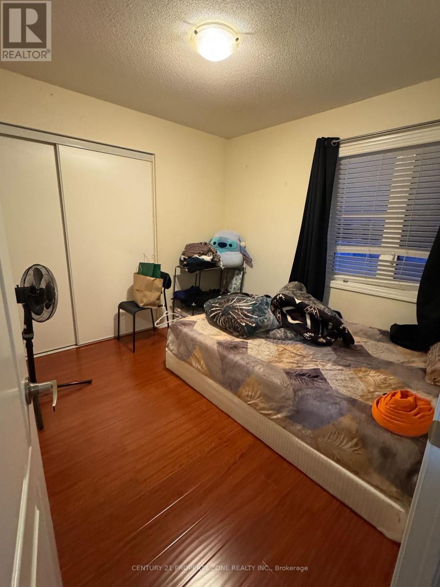 172 Vanhorne Close, Brampton, Ontario  L7A 0Y2 - Photo 7 - W12819828