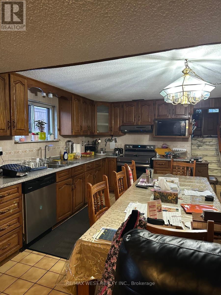 74 Elana Drive, Toronto, Ontario  M3N 2C2 - Photo 29 - W12819842