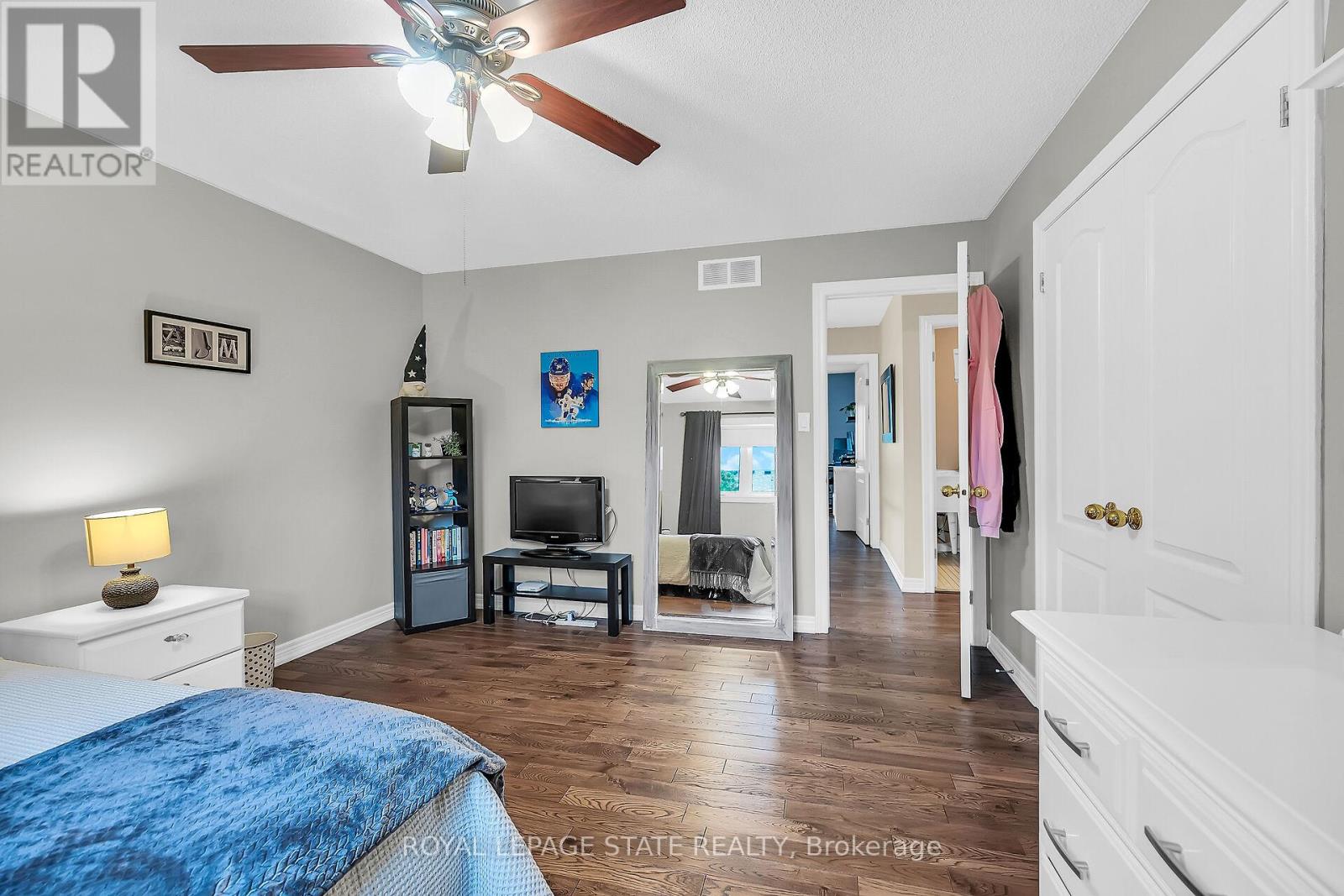 2371 Pathfinder Drive, Burlington, Ontario  L7L 6N8 - Photo 31 - W12819848