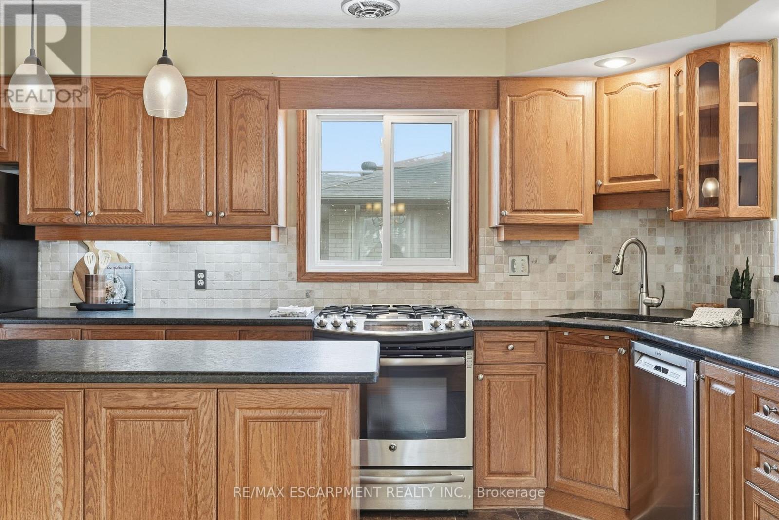 228 Green Road, Hamilton, Ontario  L8E 2A5 - Photo 10 - X12819798