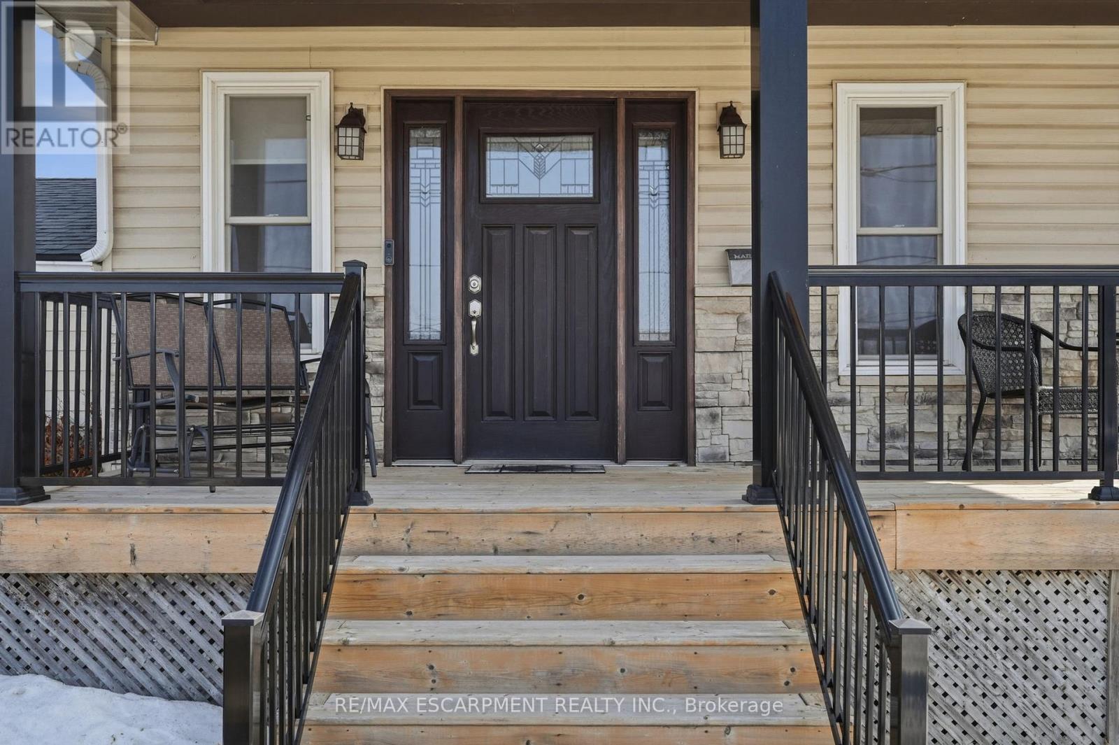 228 Green Road, Hamilton, Ontario  L8E 2A5 - Photo 3 - X12819798