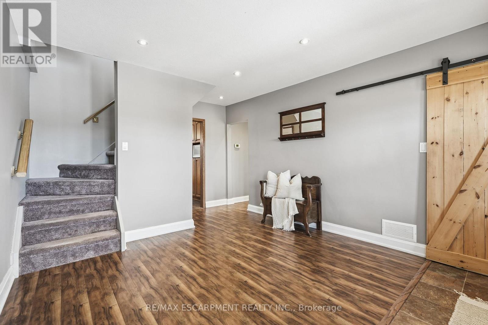 228 Green Road, Hamilton, Ontario  L8E 2A5 - Photo 5 - X12819798