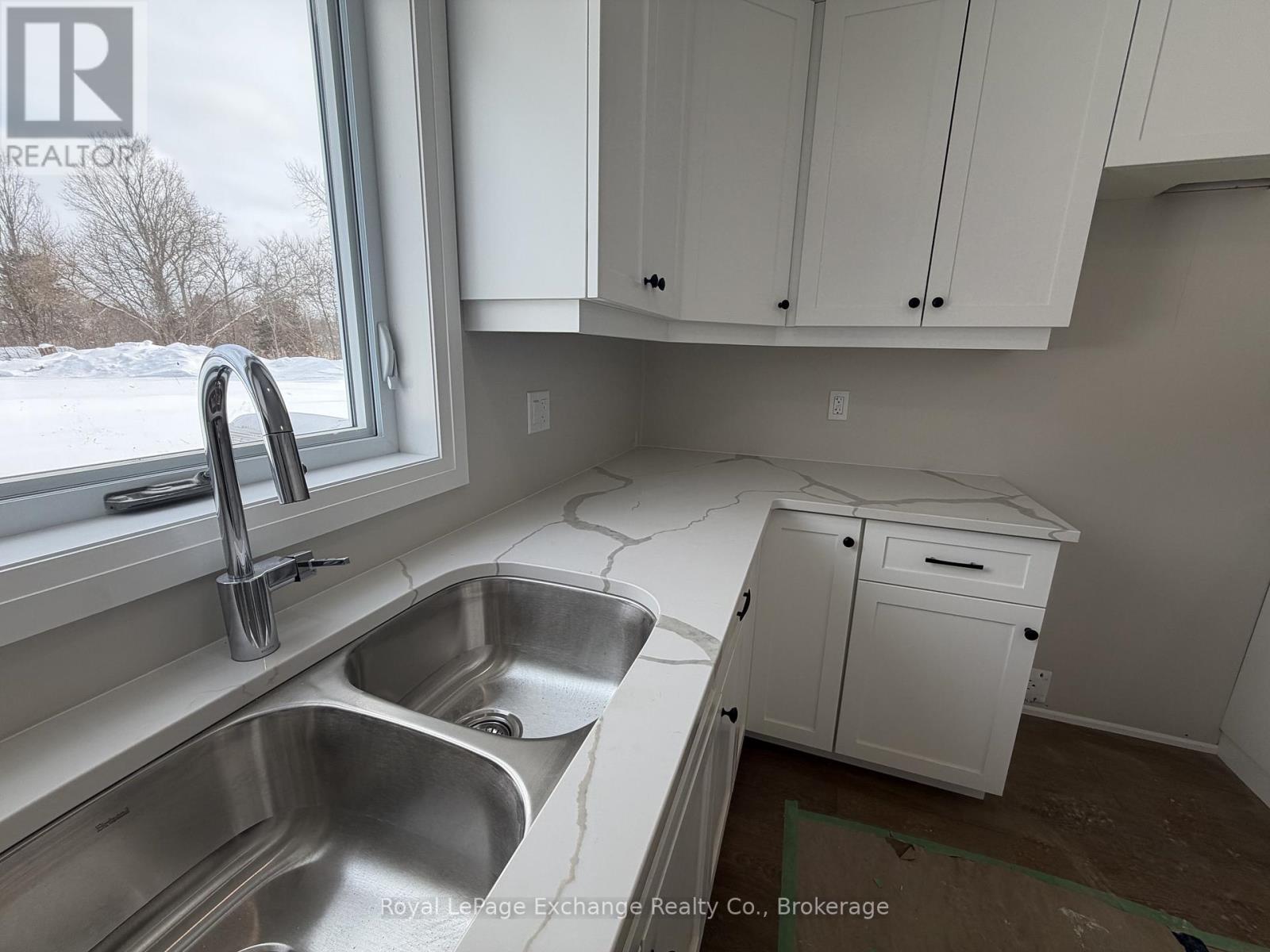 Unit 3 - 227 Bruce Street S, West Grey, Ontario  N0G 1R0 - Photo 13 - X12723436