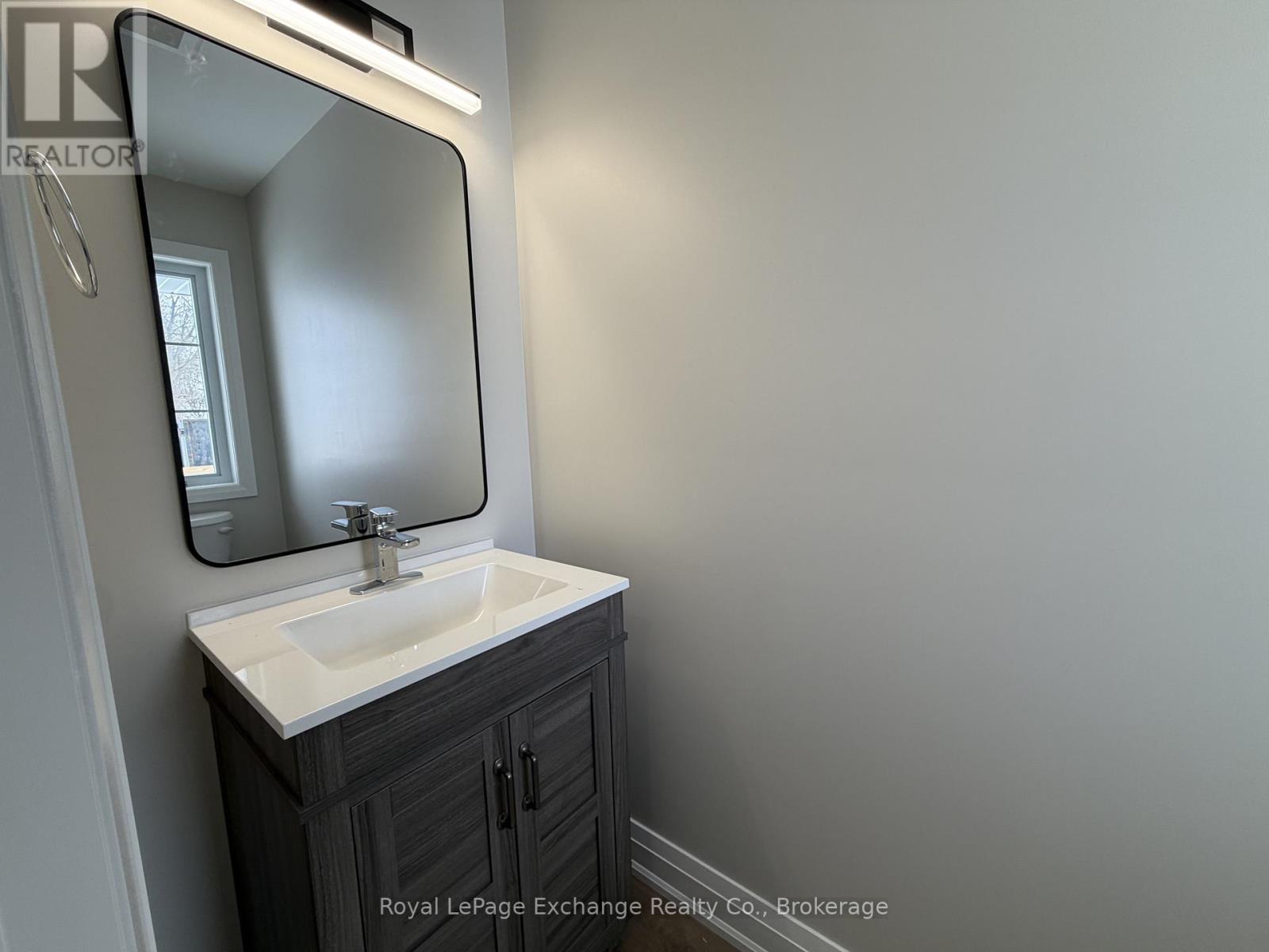 Unit 3 - 227 Bruce Street S, West Grey, Ontario  N0G 1R0 - Photo 8 - X12723436