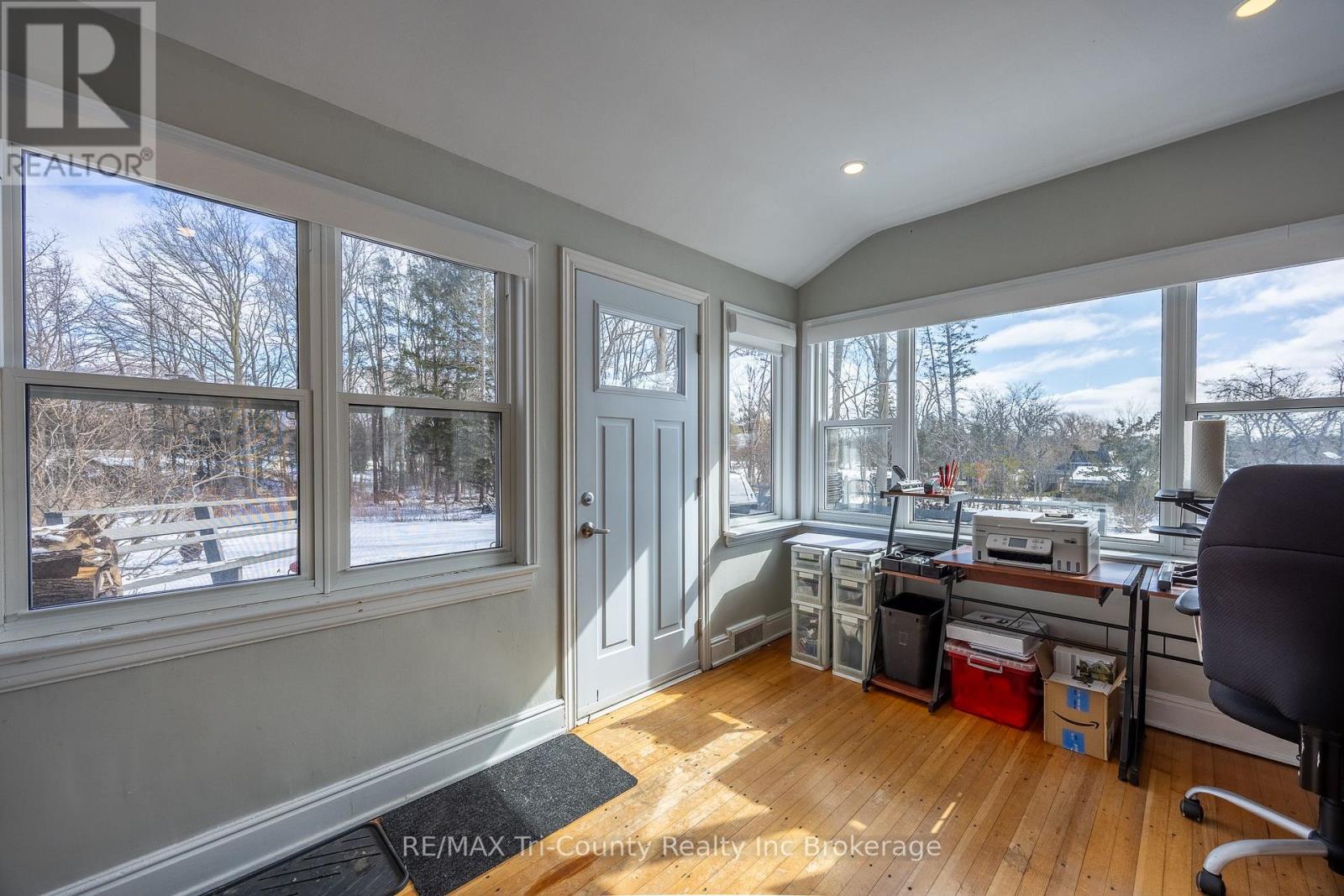 909 James Street, Norfolk, Ontario  N4B 2E3 - Photo 14 - X12820060