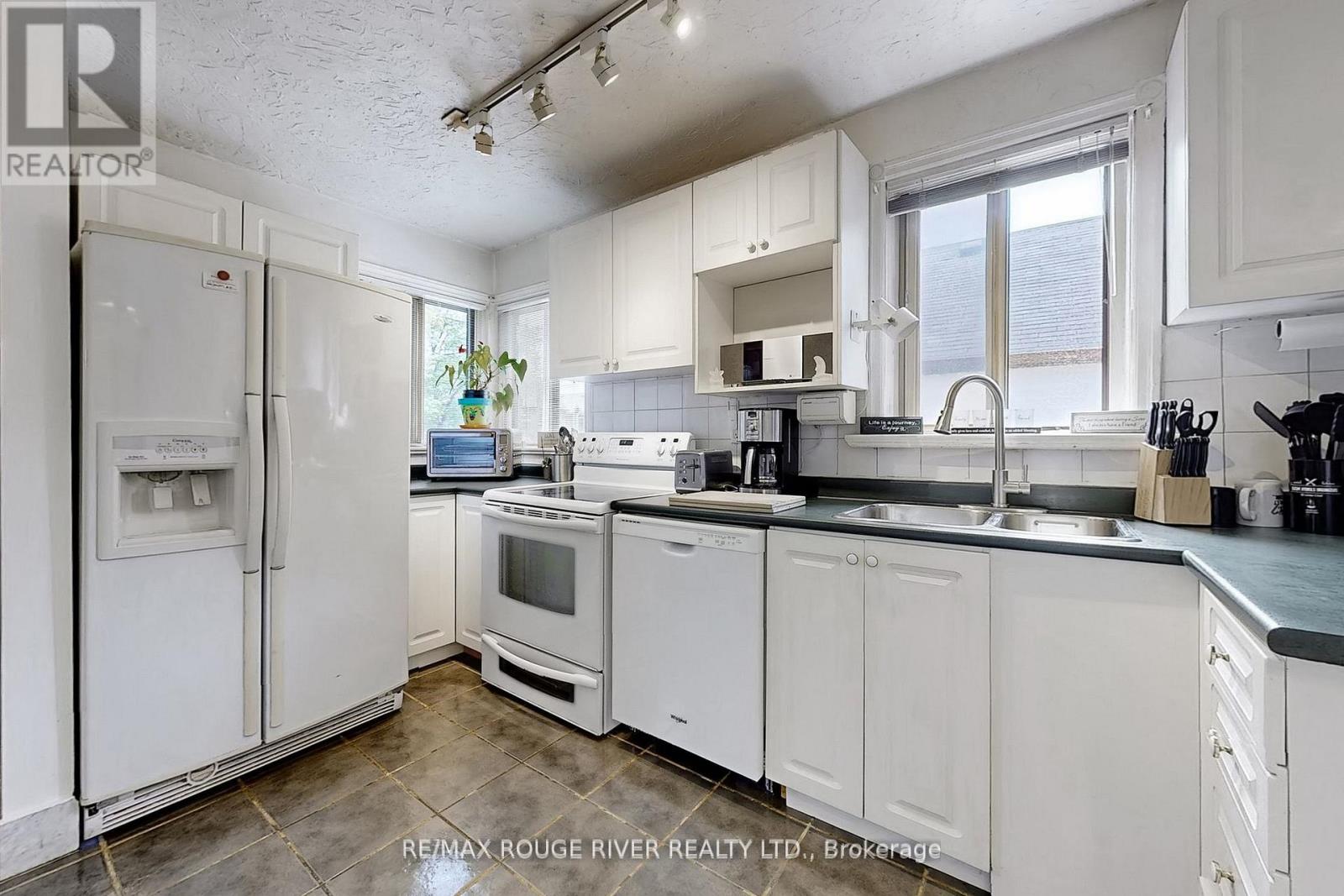 92 Eastville Avenue, Toronto, Ontario  M1M 2N9 - Photo 6 - E12819964