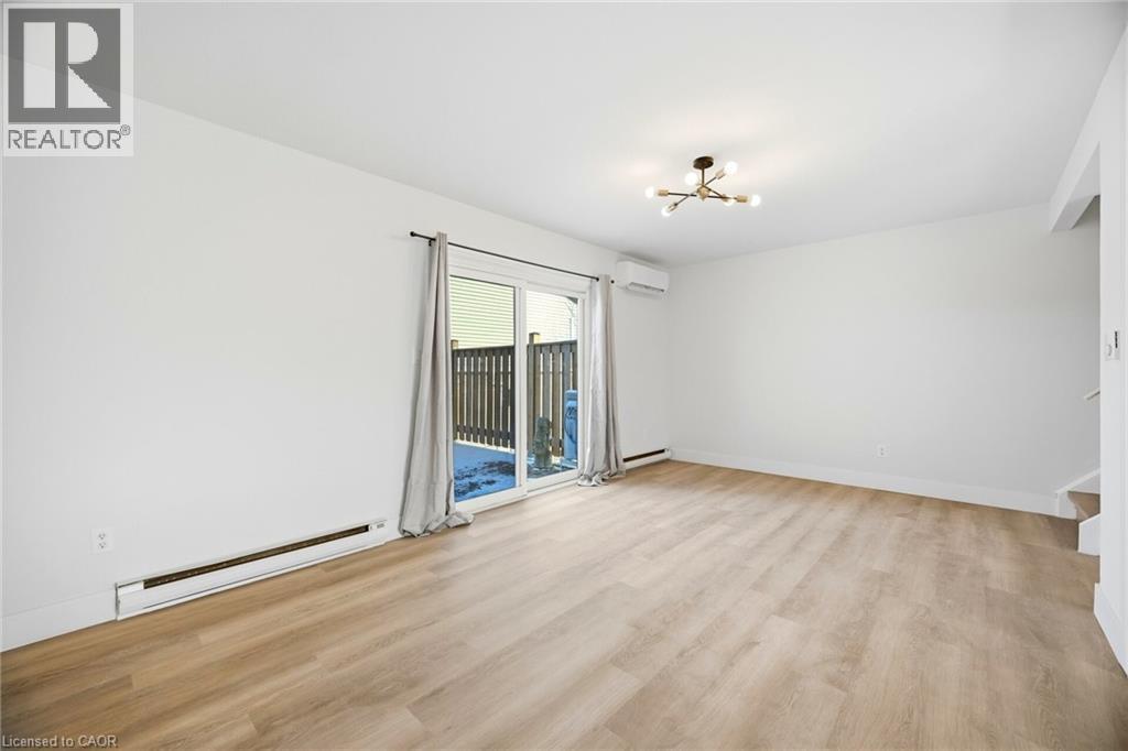 8 Claudette Gate, Hamilton, Ontario  L9B 1T5 - Photo 18 - 40807316