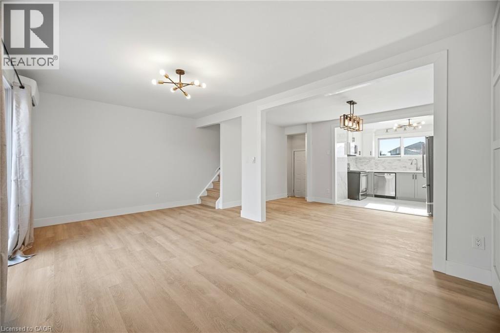 8 Claudette Gate, Hamilton, Ontario  L9B 1T5 - Photo 19 - 40807316