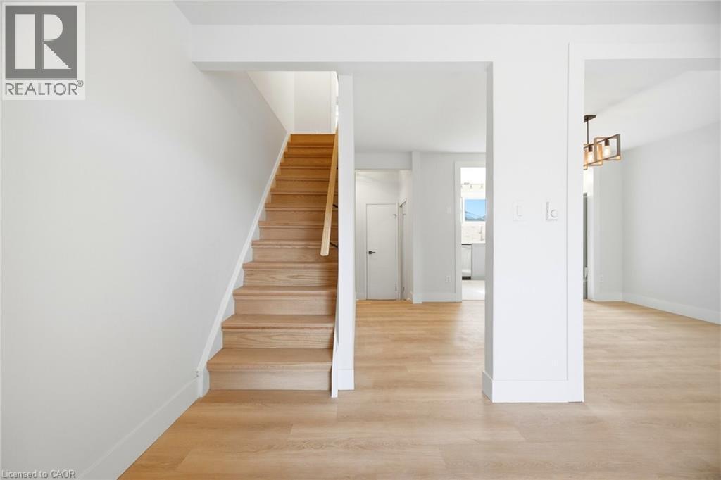 8 Claudette Gate, Hamilton, Ontario  L9B 1T5 - Photo 22 - 40807316