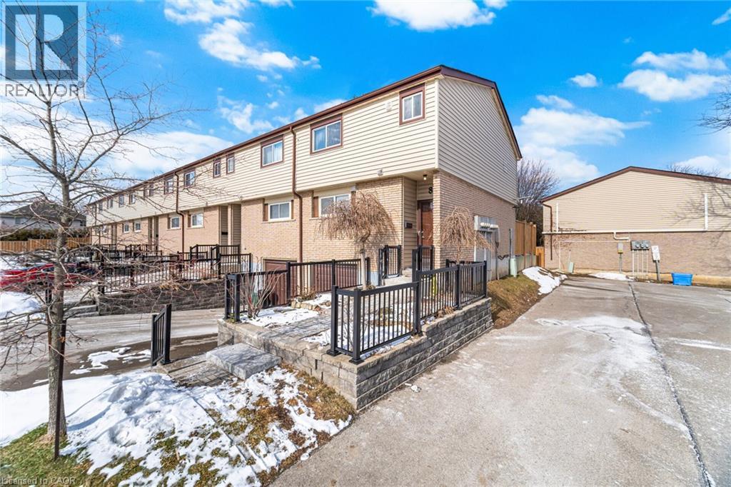 8 Claudette Gate, Hamilton, Ontario  L9B 1T5 - Photo 3 - 40807316