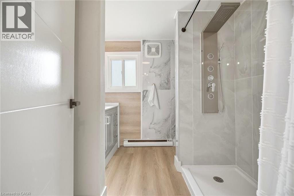 8 Claudette Gate, Hamilton, Ontario  L9B 1T5 - Photo 34 - 40807316