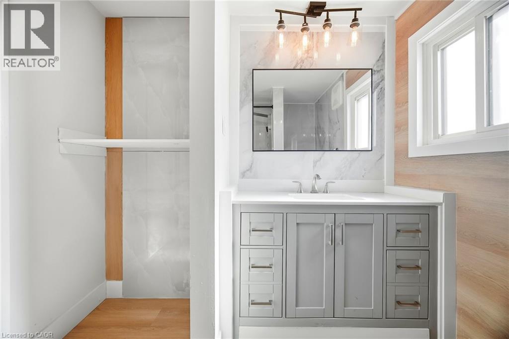 8 Claudette Gate, Hamilton, Ontario  L9B 1T5 - Photo 35 - 40807316