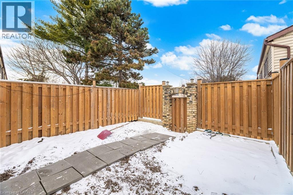 8 Claudette Gate, Hamilton, Ontario  L9B 1T5 - Photo 44 - 40807316