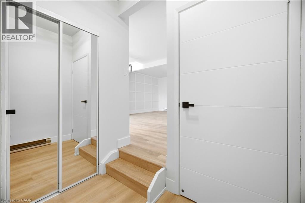 8 Claudette Gate, Hamilton, Ontario  L9B 1T5 - Photo 6 - 40807316