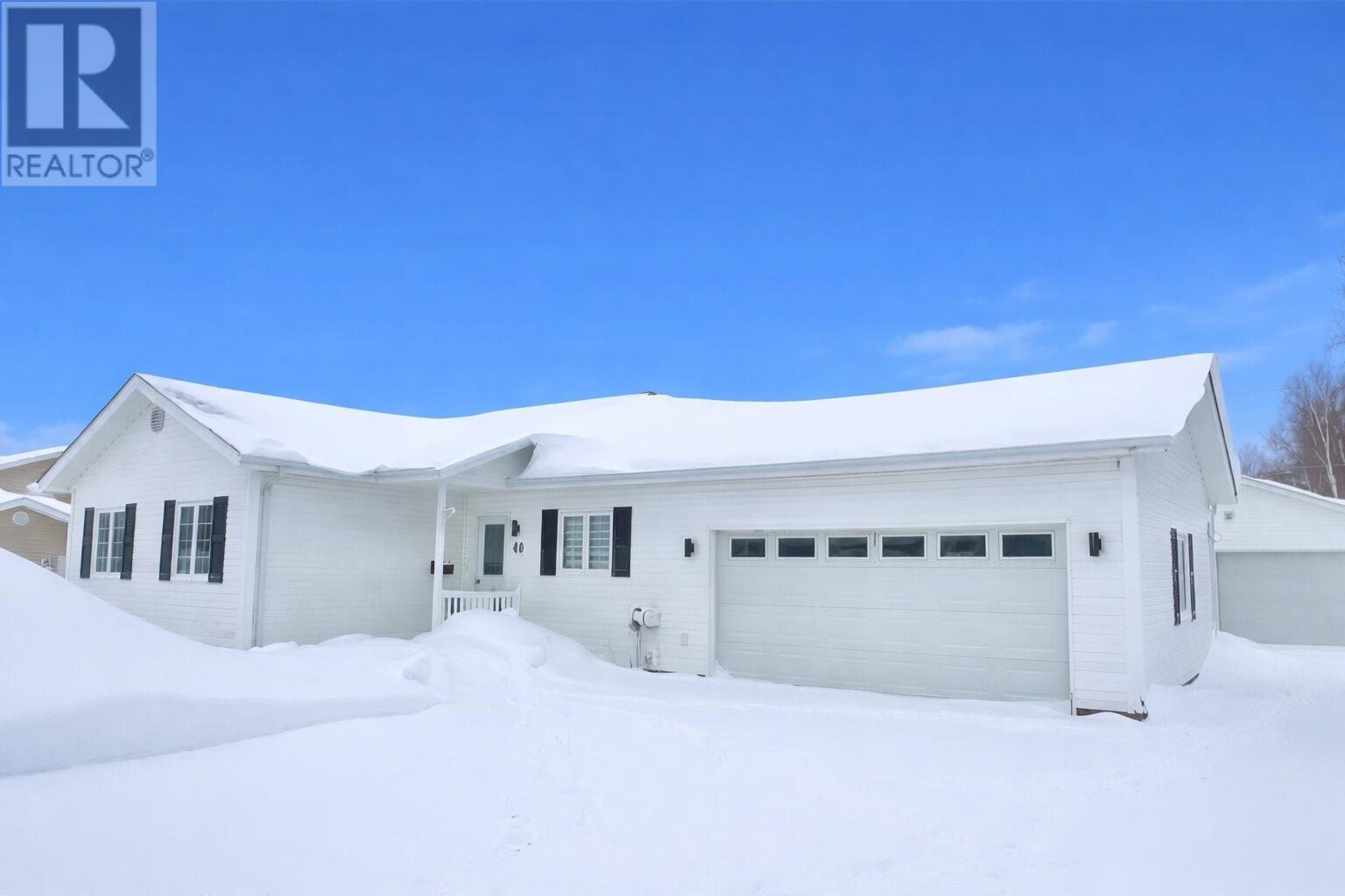 40 Thomas Street, Grand Falls-Windsor, Newfoundland & Labrador  A2A 2V6 - Photo 1 - 1294773